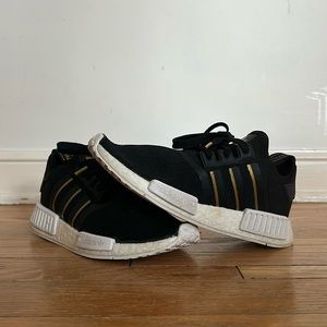 Adidas tennis shoes